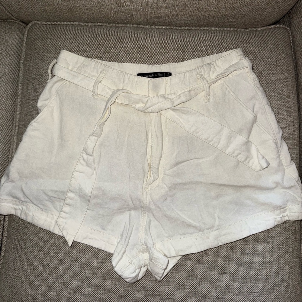 Abercrombie & Fitch High Waist Cream Linen Shorts